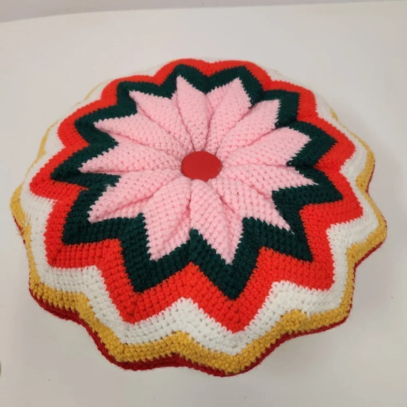 Hand Crocheted Pointsetta  Pillow Pouf Christmas - Picture 6 of 12